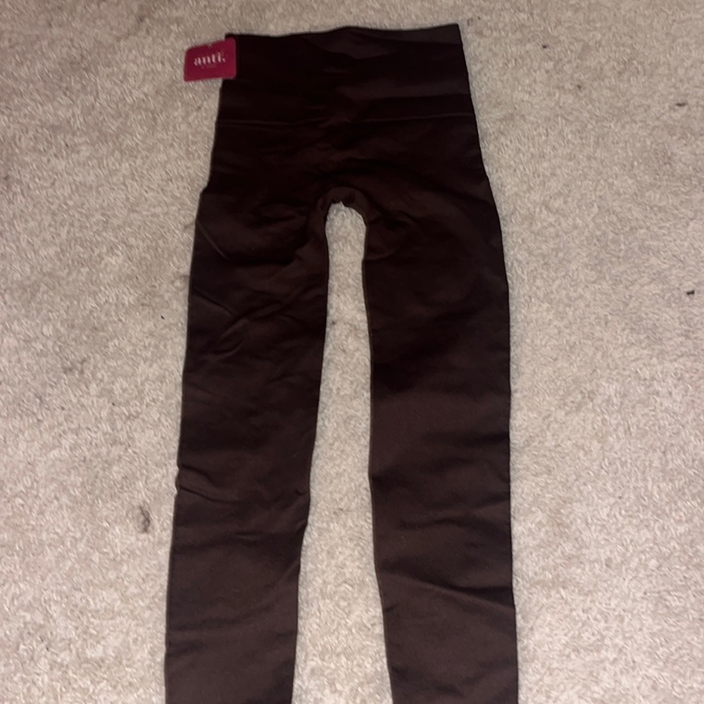•brand new with tags, never worn, chocolate brown, seamless, NOT CAPRI